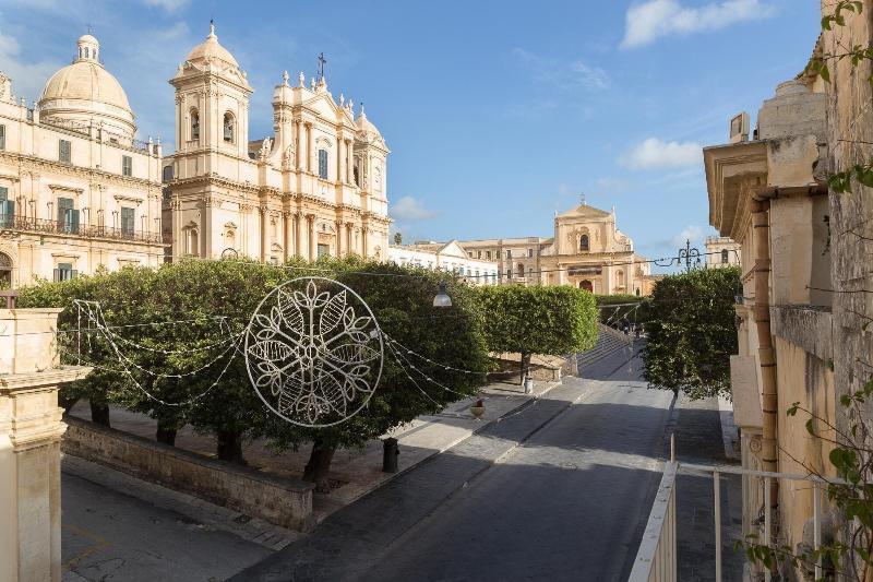 San Carlo Suites Noto Buitenkant foto